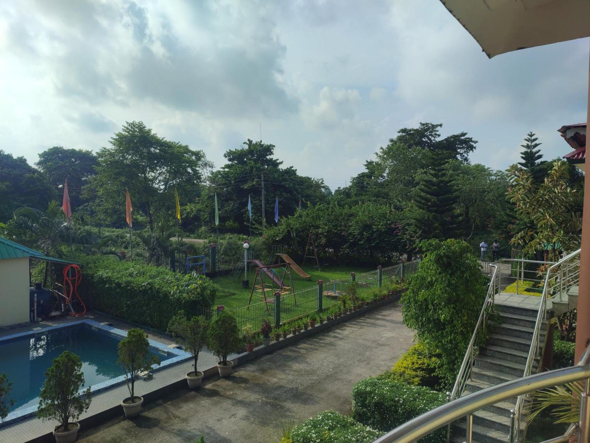 Maa Greenary View - A Holiday Resort Alipur Duar Екстериор снимка