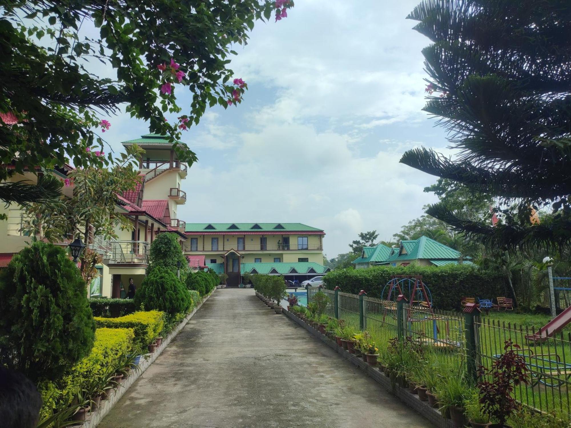 Maa Greenary View - A Holiday Resort Alipur Duar Екстериор снимка